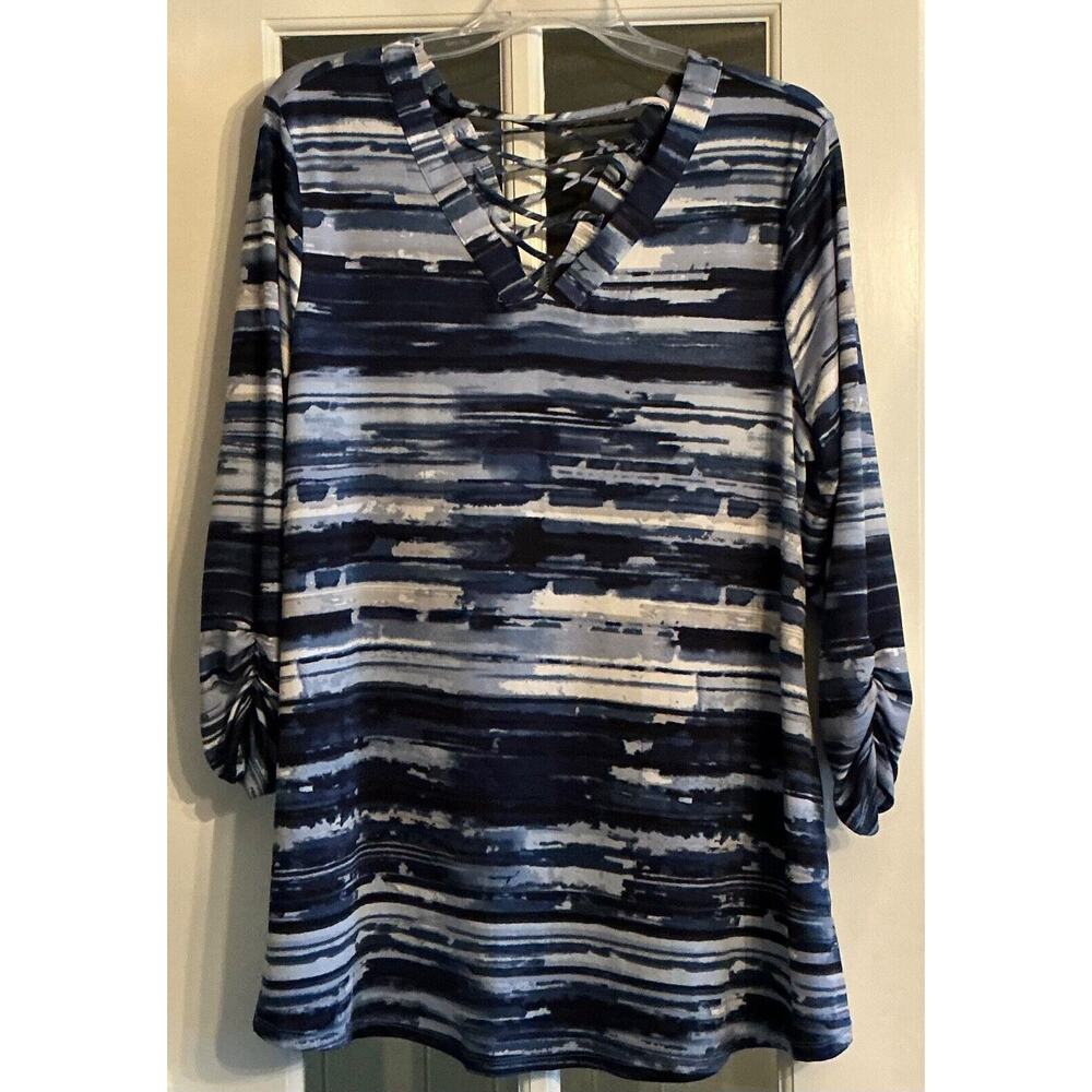 New Directions Curvy Woman 3/4 Sleeves 1X V-Neck Front V-Neck Cris Cross Back
